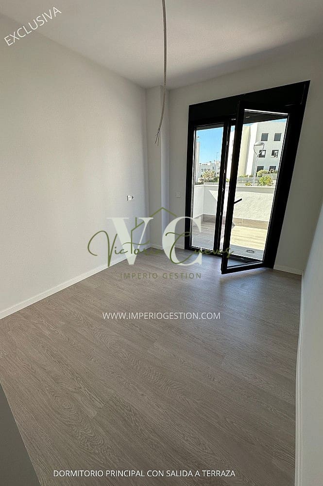 2 bedroom Apartment for sale in Torre del Mar with pool - € 365,000 (Ref: 9858285)