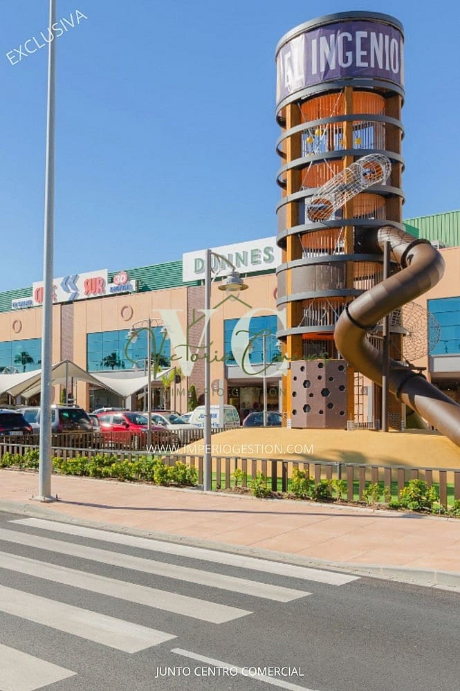 2 bedroom Apartment for sale in Torre del Mar with pool - € 365,000 (Ref: 9858285)