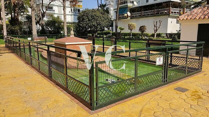 3 Zimmer Apartment zu vermieten in Torre del Mar mit Pool - 1.000 € (Ref: 9958301)