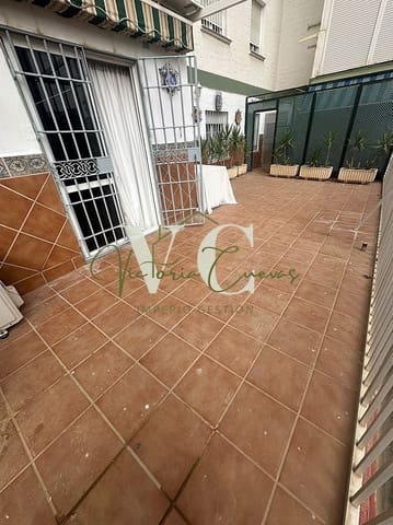 3 bedroom Apartment for rent in Torre del Mar, Vélez-Málaga with pool - € 1,000 (Ref: 9958301)