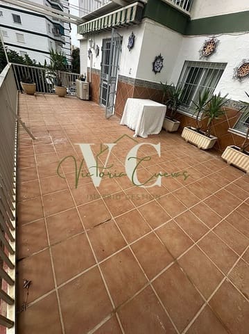 3 bedroom Apartment for rent in Torre del Mar, Vélez-Málaga with pool - € 1,000 (Ref: 9958301)