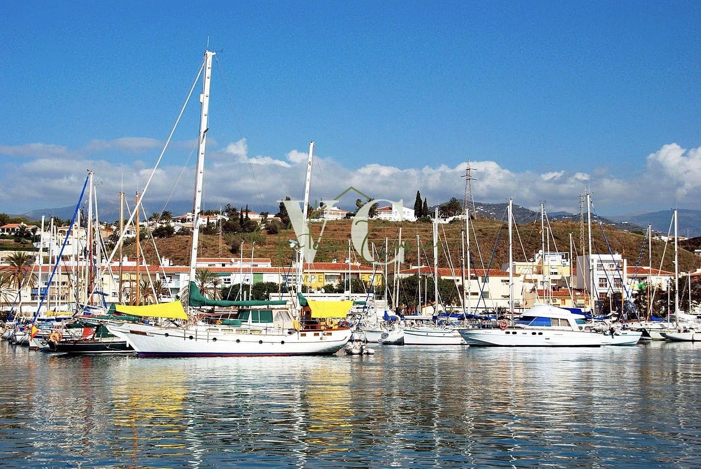 3 bedroom Apartment for sale in Caleta de Velez with pool garage - € 490,000 (Ref: 9973695)
