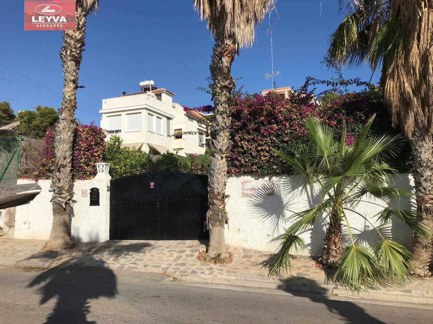 4 soveværelse Villa til salg i Isla Plana med swimmingpool - € 950.000 (Ref: 7807745)