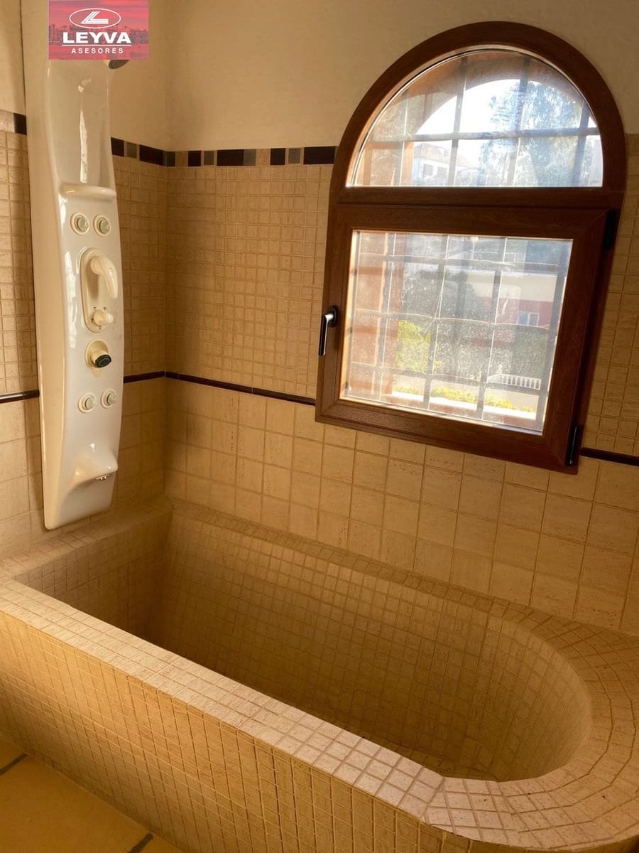 5 soveværelse Villa til salg i Isla Plana med swimmingpool - € 1.300.000 (Ref: 7807791)