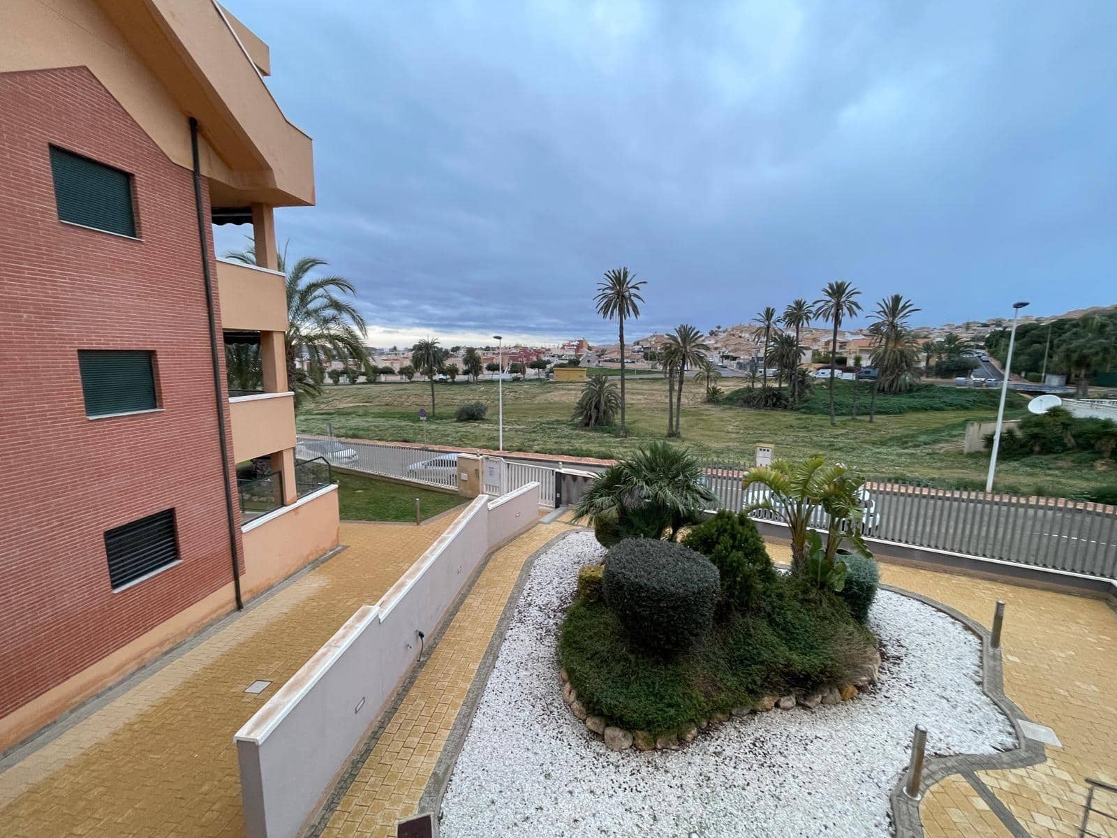 2 makuuhuone Huoneisto myytävänä paikassa Alamillo mukana uima-altaan 
autotalli - 155 000 € (Ref: 7807849)