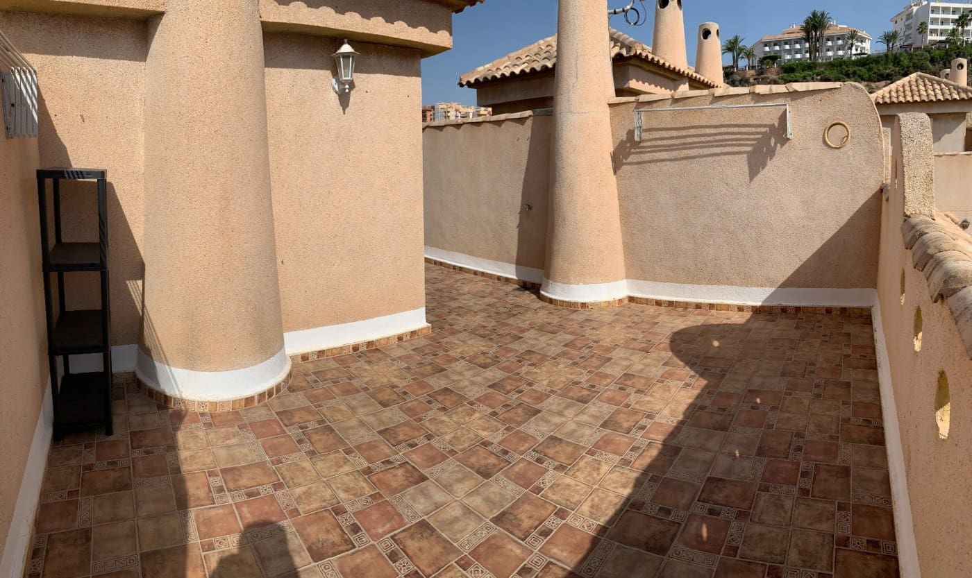 2 soveværelse Penthouse til salg i Puerto de Mazarron med swimmingpool garage - € 135.000 (Ref: 7829280)