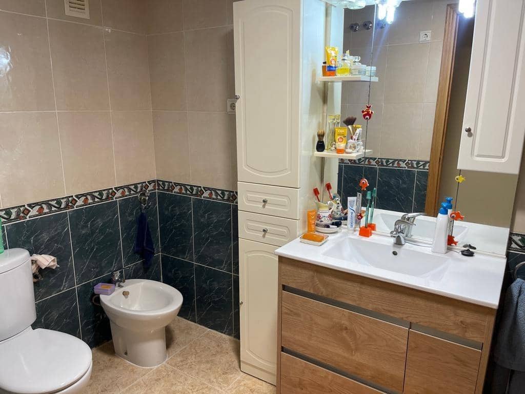 2 bedroom Flat for sale in Puerto de Mazarron with pool - € 155,000 (Ref: 8195424)