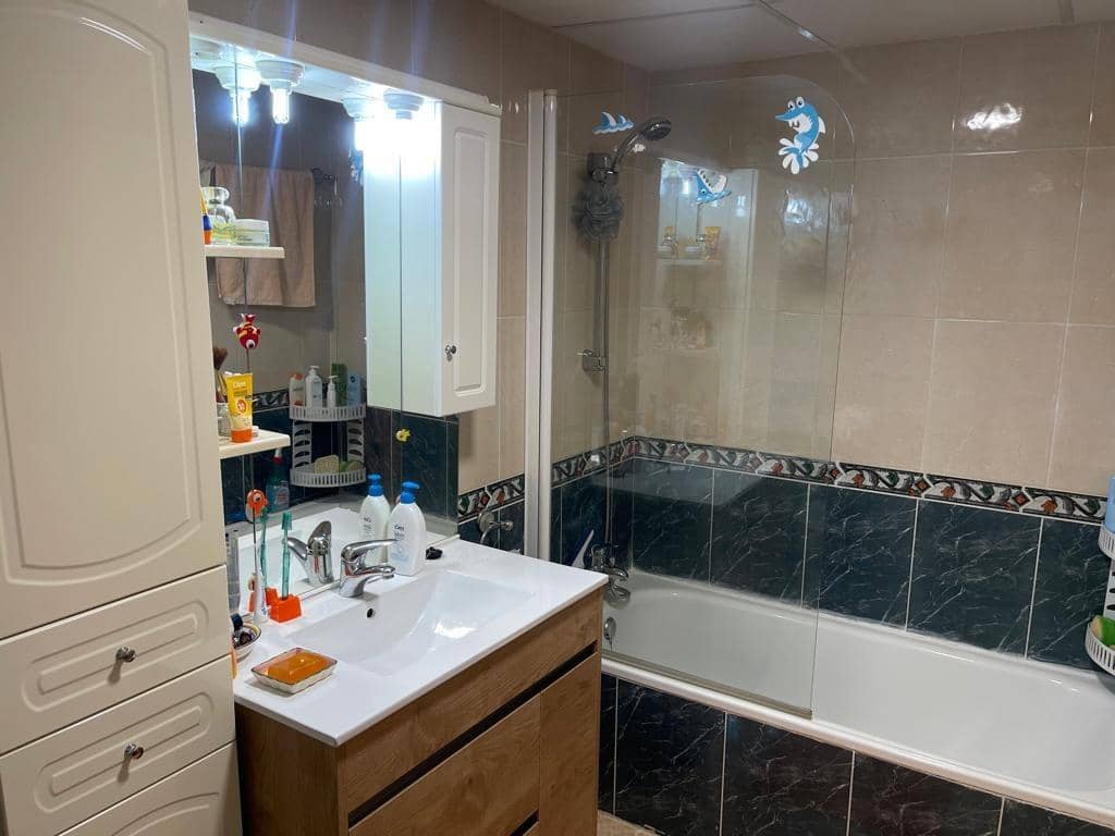 2 bedroom Flat for sale in Puerto de Mazarron with pool - € 155,000 (Ref: 8195424)