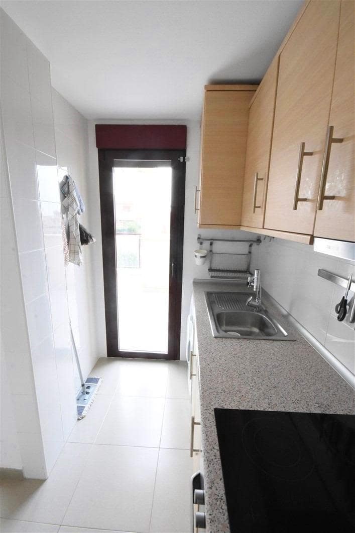 2 soveværelse Lejlighed til salg i Isla Plana med swimmingpool garage - € 169.900 (Ref: 8209373)