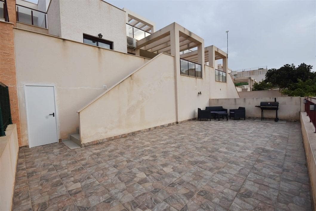 2 soveværelse Lejlighed til salg i Isla Plana med swimmingpool garage - € 169.900 (Ref: 8209373)