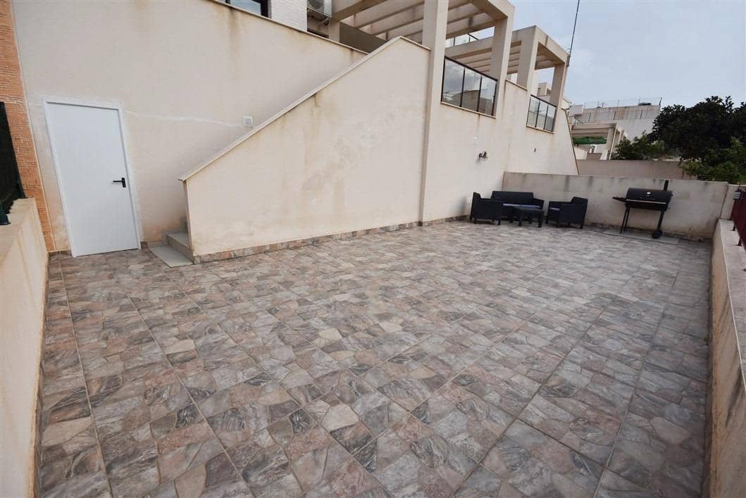 2 soveværelse Lejlighed til salg i Isla Plana med swimmingpool garage - € 169.900 (Ref: 8209373)