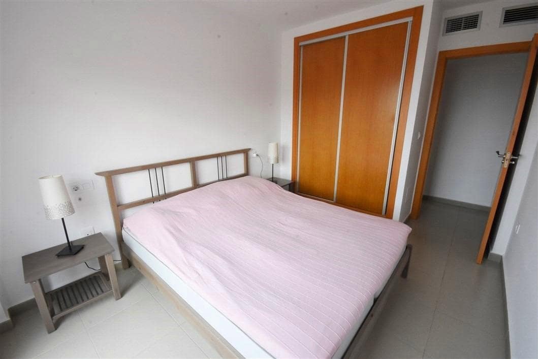 2 soveværelse Lejlighed til salg i Isla Plana med swimmingpool garage - € 169.900 (Ref: 8209373)