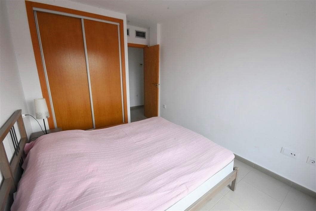 2 soveværelse Lejlighed til salg i Isla Plana med swimmingpool garage - € 169.900 (Ref: 8209373)