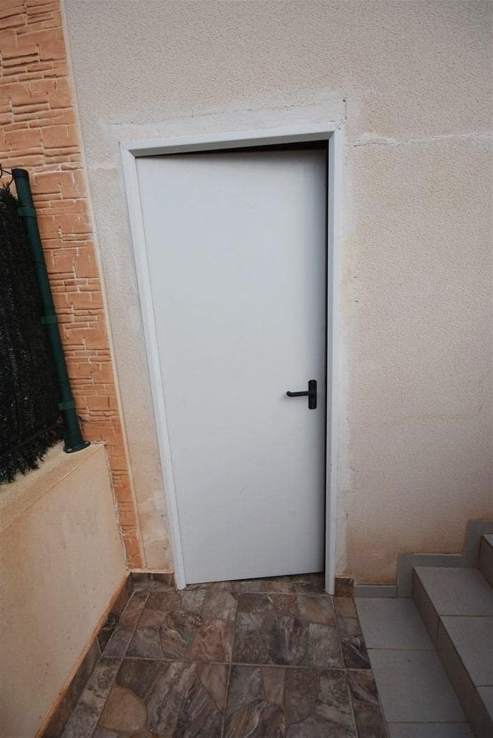 2 soveværelse Lejlighed til salg i Isla Plana med swimmingpool garage - € 169.900 (Ref: 8209373)