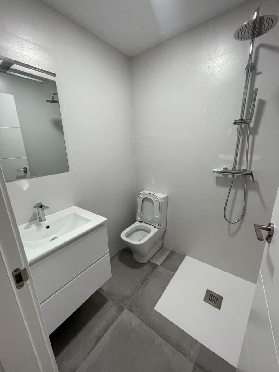 4 bedroom Apartment for sale in Puerto de Mazarron - € 145,000 (Ref: 8737826)