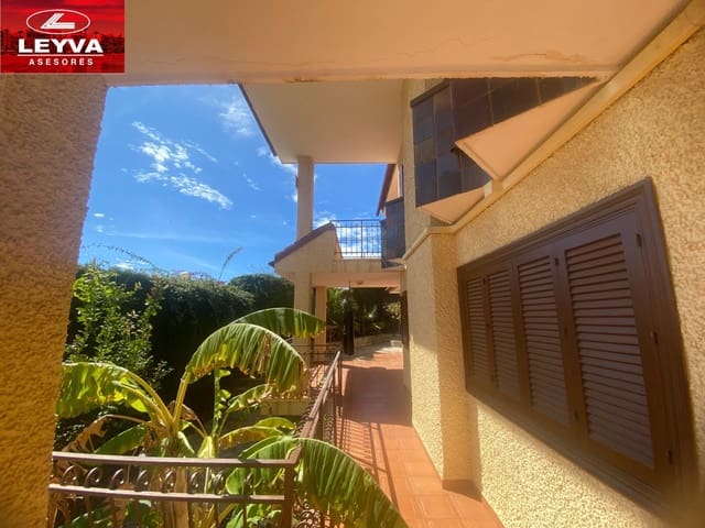 Chalet de 5 habitaciones en Puerto de Mazarron, Mazarrón en venta con piscina garaje - 832.000 € (Ref: 8862716)