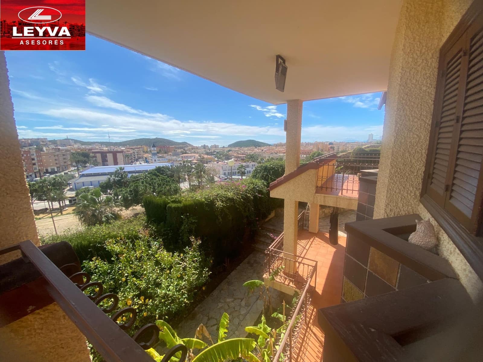 5 soverom Villa til salgs i Puerto de Mazarron med svømmebasseng garasje - € 832 000 (Ref: 8862716)