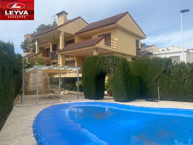 Chalet de 5 habitaciones en Puerto de Mazarron, Mazarrón en venta con piscina garaje - 832.000 € (Ref: 8862716)