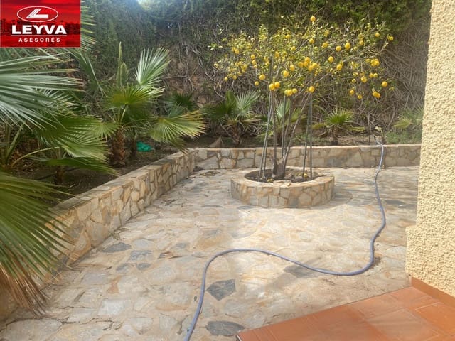 Chalet de 5 habitaciones en Puerto de Mazarron, Mazarrón en venta con piscina garaje - 832.000 € (Ref: 8862716)