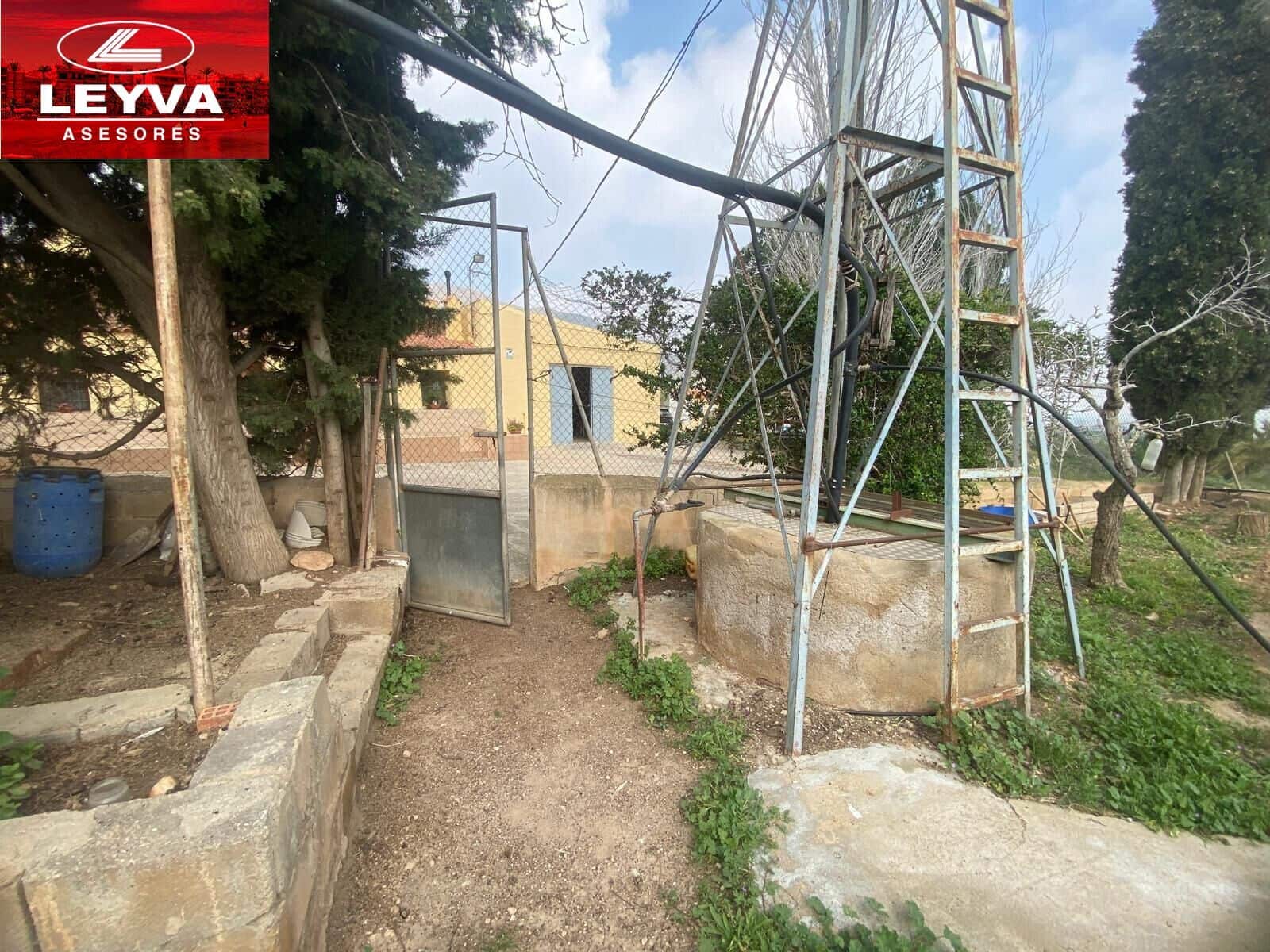 4 sypialnia Finka/Dom wiejski na sprzedaż w Las Palas z basenem garażem - 598 000 € (Ref: 8910967)