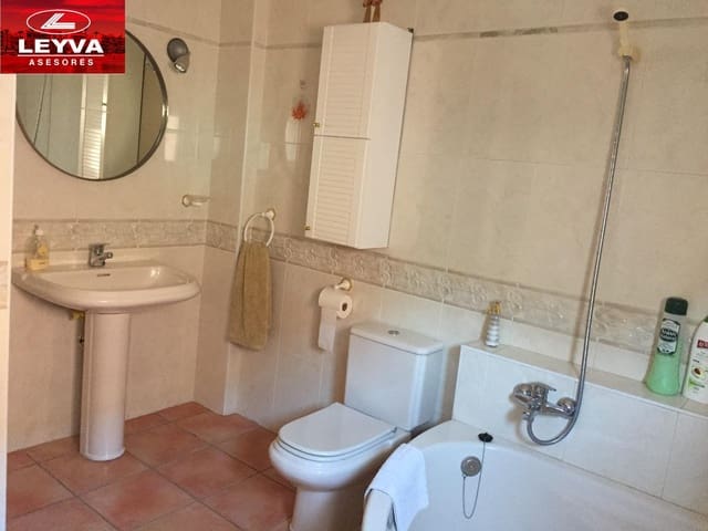 5 slaapkamer Villa te koop in Puerto de Mazarron, Mazarrón met garage - € 285.000 (Ref: 8917942)
