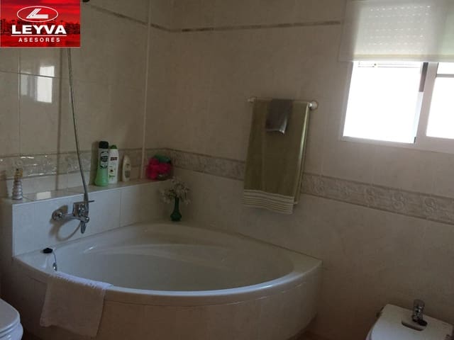 5 slaapkamer Villa te koop in Puerto de Mazarron, Mazarrón met garage - € 285.000 (Ref: 8917942)