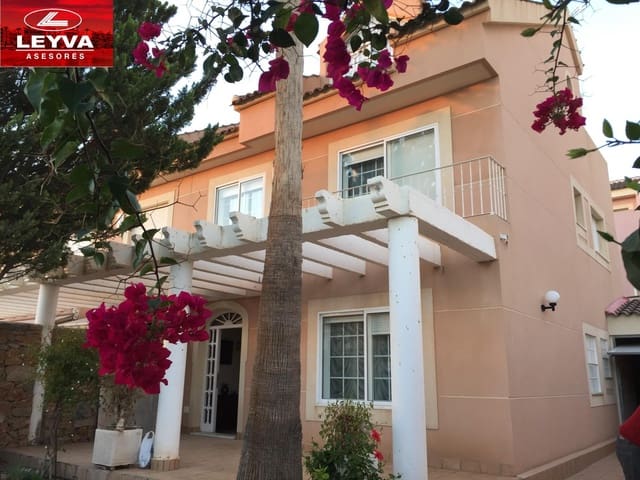 5 slaapkamer Villa te koop in Puerto de Mazarron, Mazarrón met garage - € 285.000 (Ref: 8917942)
