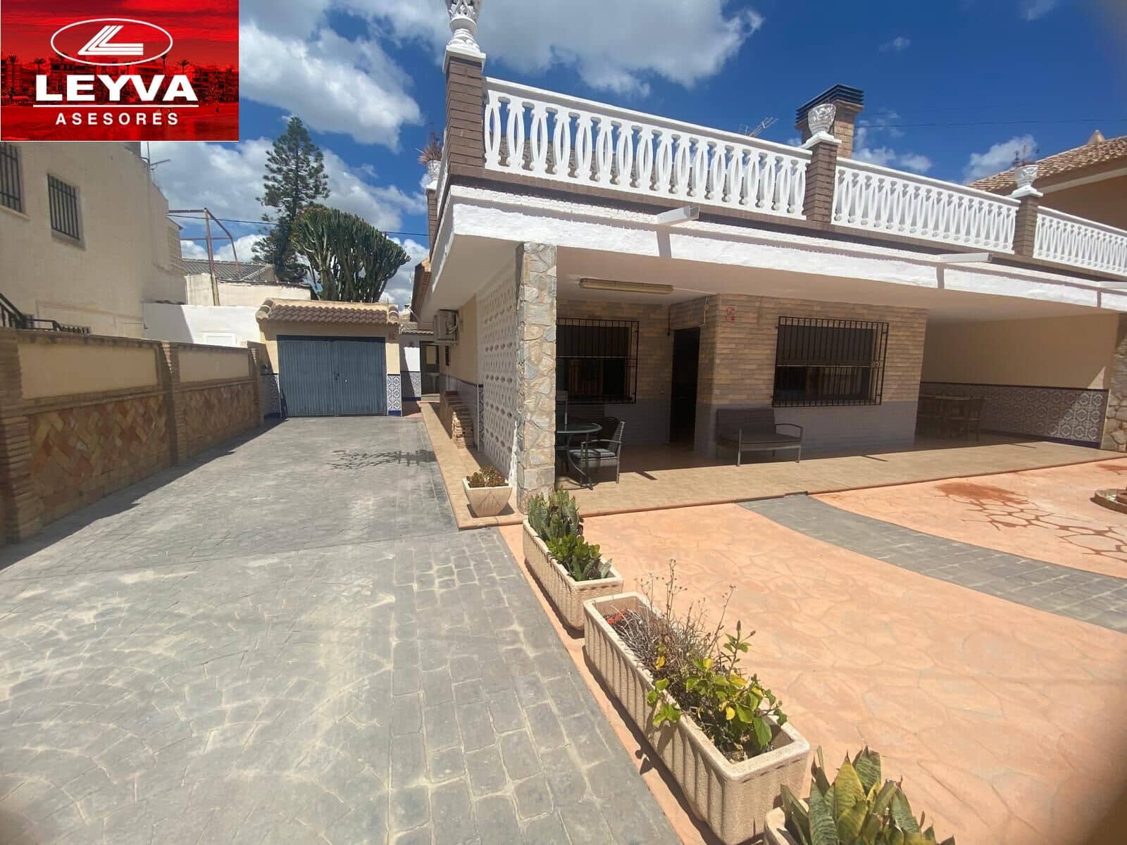 6 soveværelse Villa til salg i Puerto de Mazarron med garage - € 350.000 (Ref: 8957010)