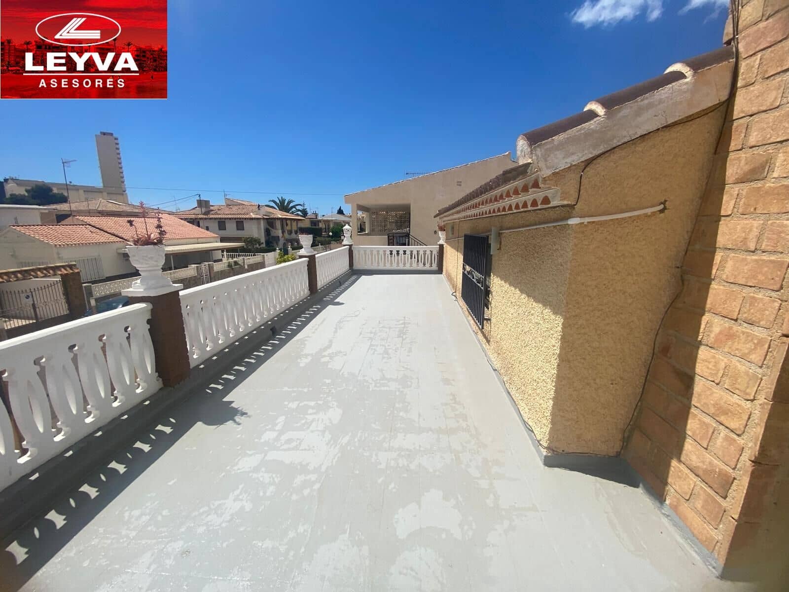 6 soveværelse Villa til salg i Puerto de Mazarron med garage - € 350.000 (Ref: 8957010)