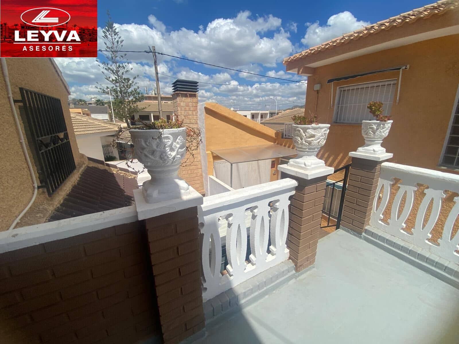 6 soveværelse Villa til salg i Puerto de Mazarron med garage - € 350.000 (Ref: 8957010)