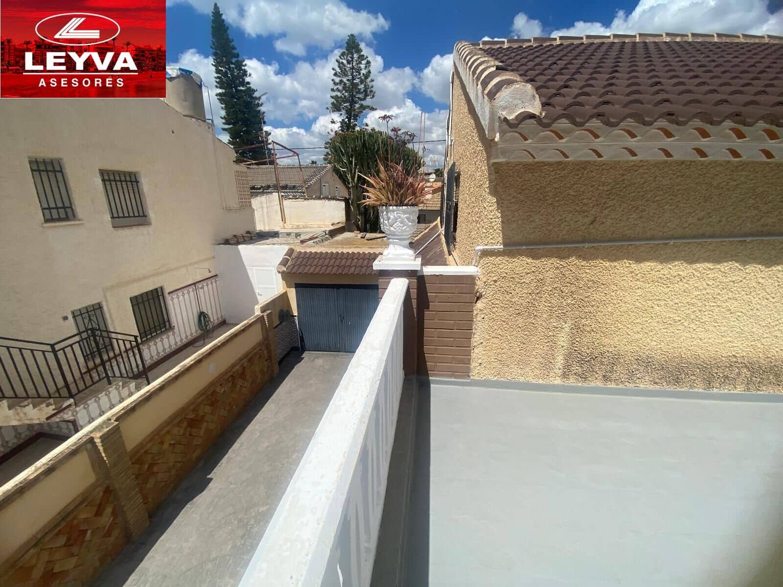 6 soveværelse Villa til salg i Puerto de Mazarron med garage - € 350.000 (Ref: 8957010)