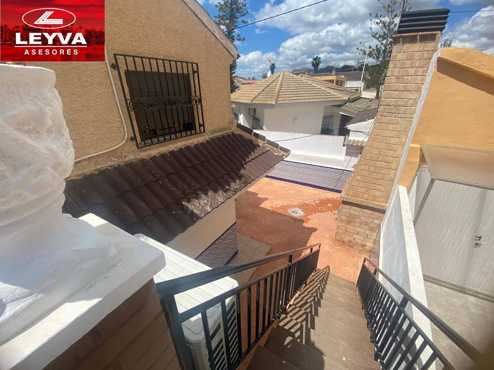 6 soveværelse Villa til salg i Puerto de Mazarron med garage - € 350.000 (Ref: 8957010)