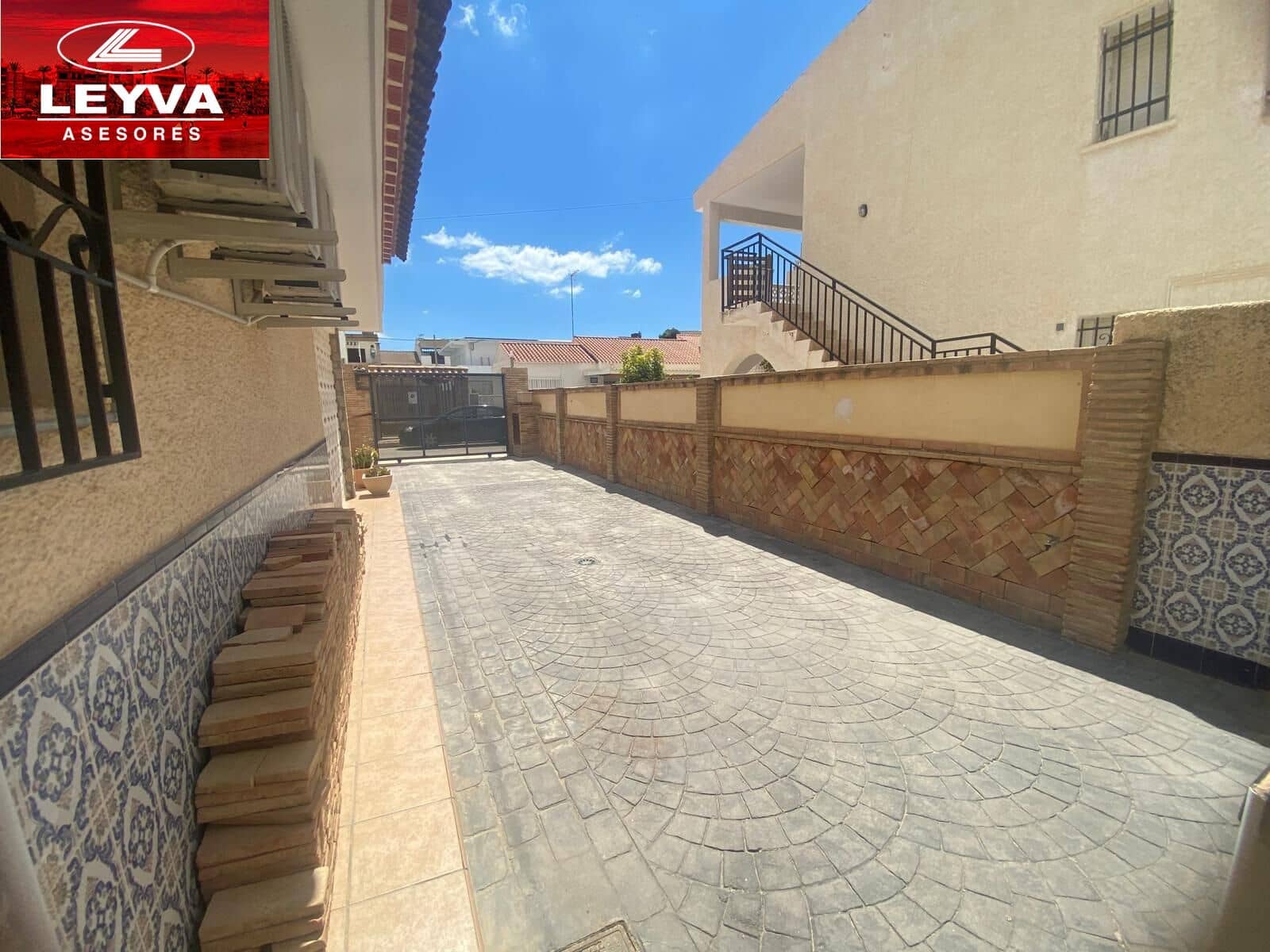 6 soveværelse Villa til salg i Puerto de Mazarron med garage - € 350.000 (Ref: 8957010)