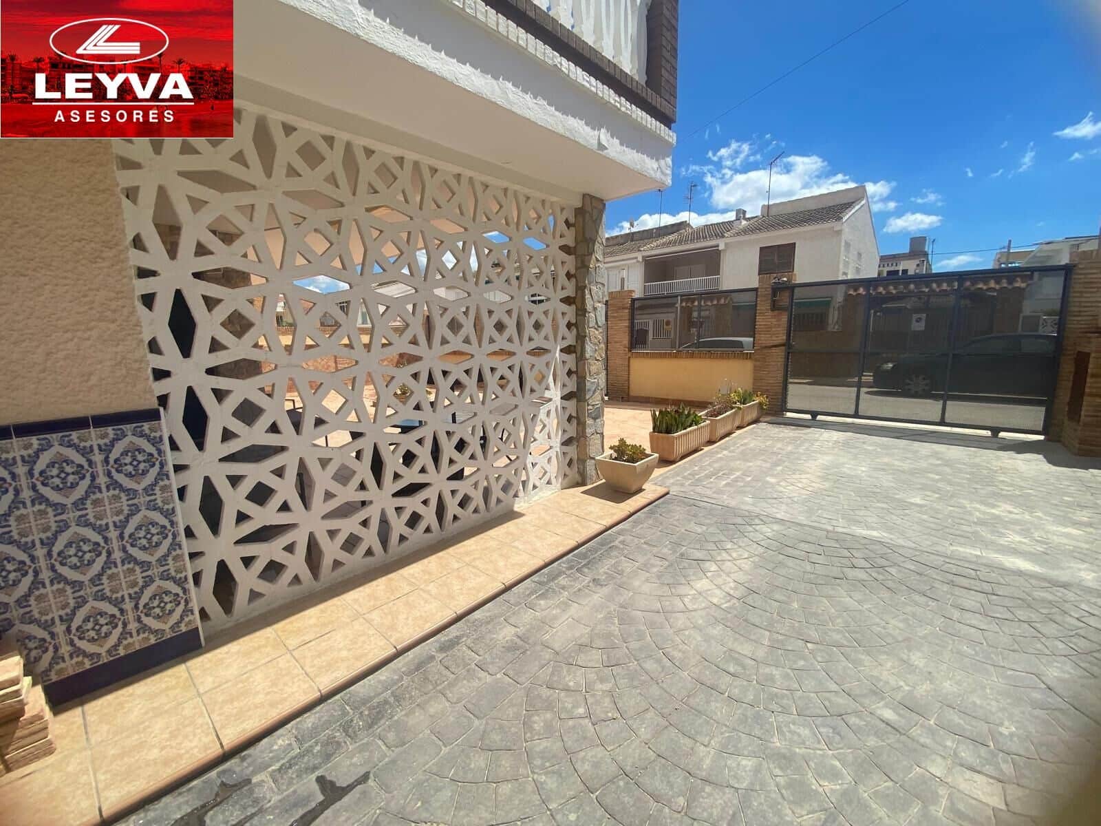 6 soveværelse Villa til salg i Puerto de Mazarron med garage - € 350.000 (Ref: 8957010)