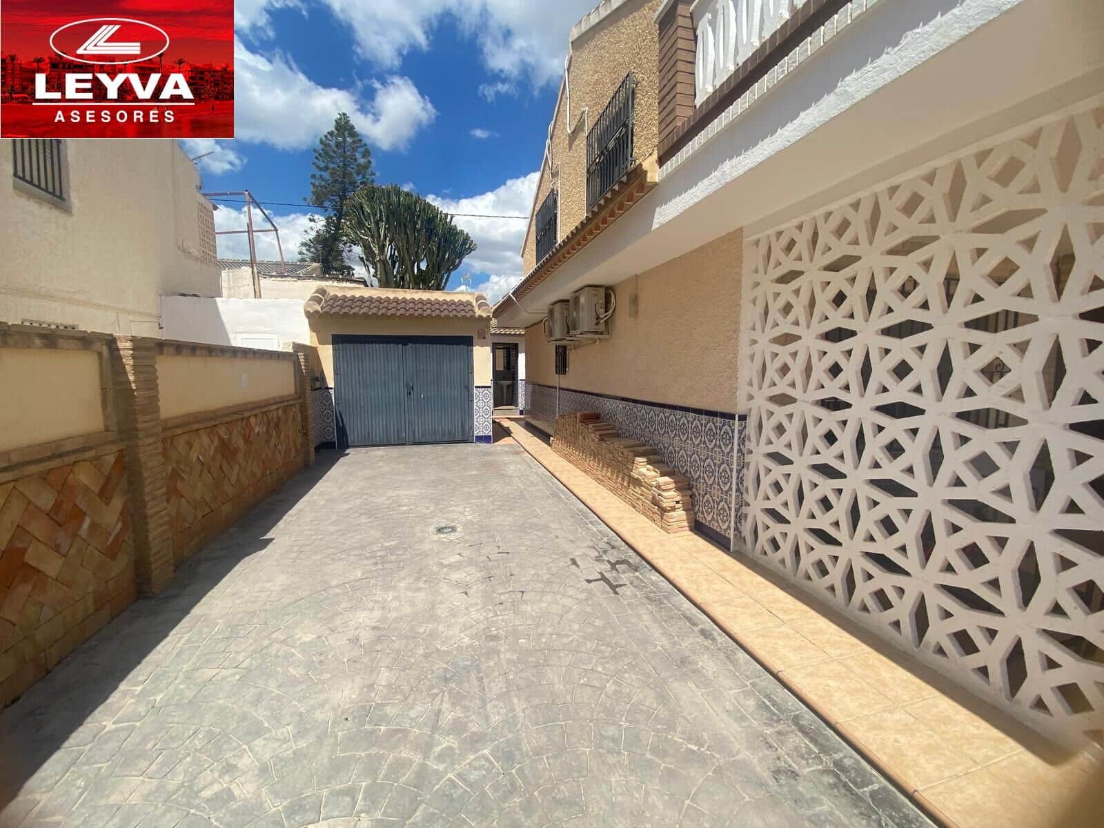 6 soveværelse Villa til salg i Puerto de Mazarron med garage - € 350.000 (Ref: 8957010)