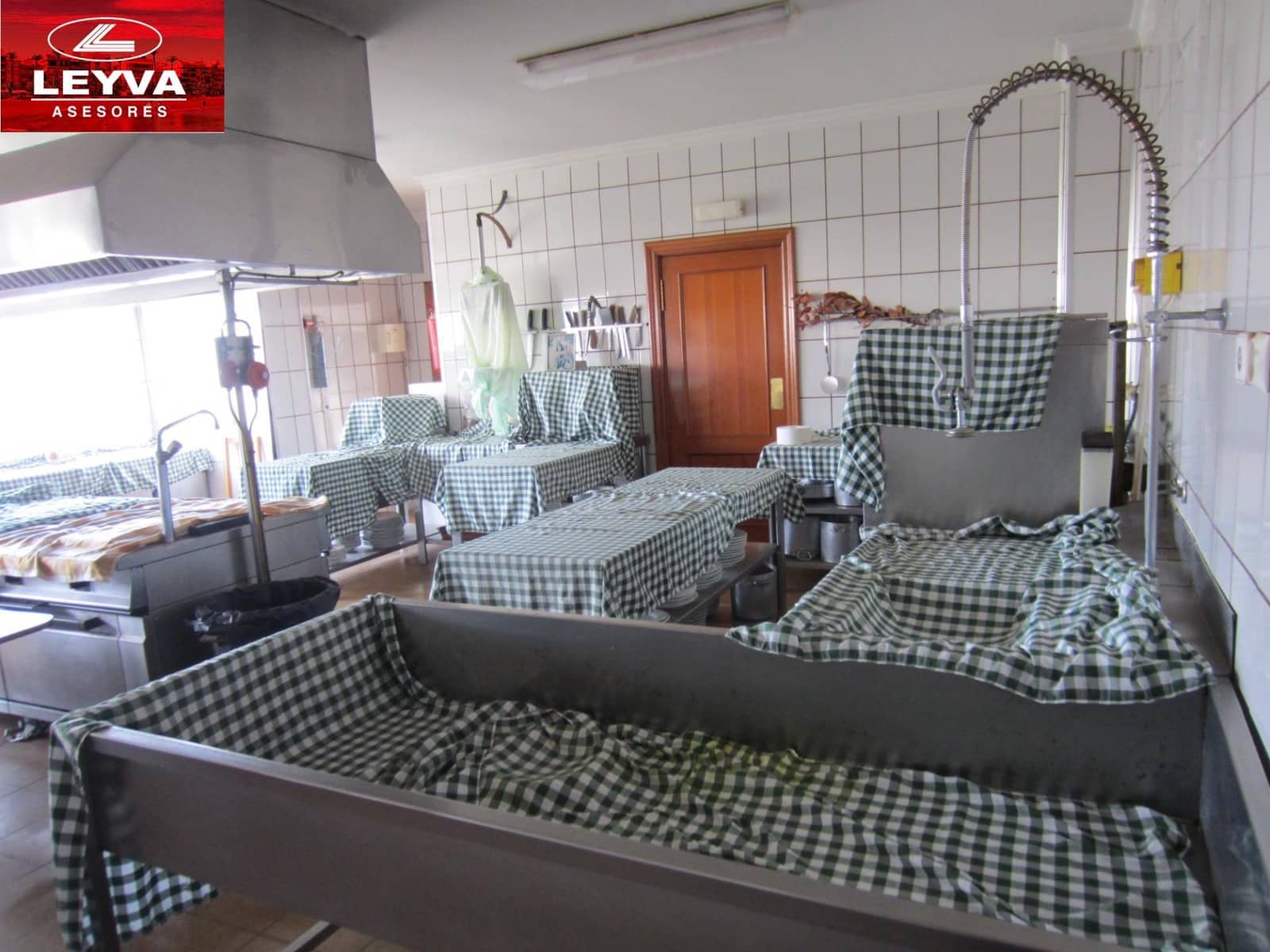 Erhverv til salg i Isla Plana med garage - € 562.000 (Ref: 8992052)