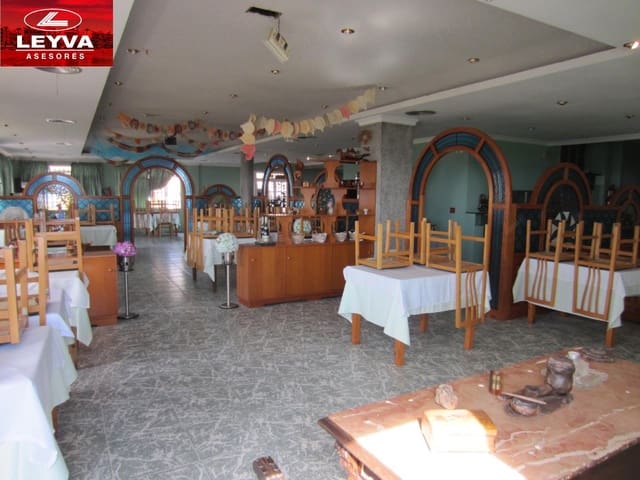 Commercieel te koop in Isla Plana, Cartagena met garage - € 562.000 (Ref: 8992052)