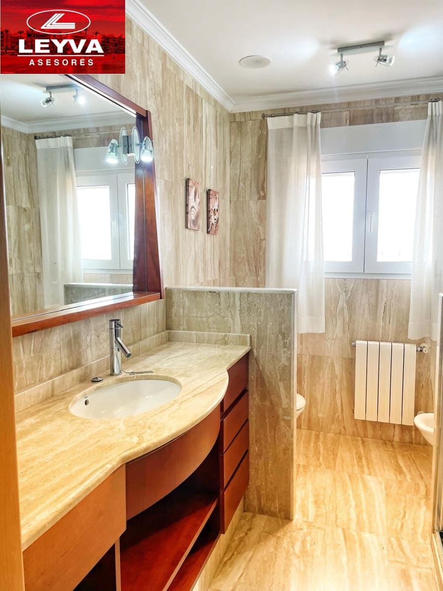 6 Zimmer Villa zu verkaufen in Mazarron mit Garage - 364.000 € (Ref: 9007587)