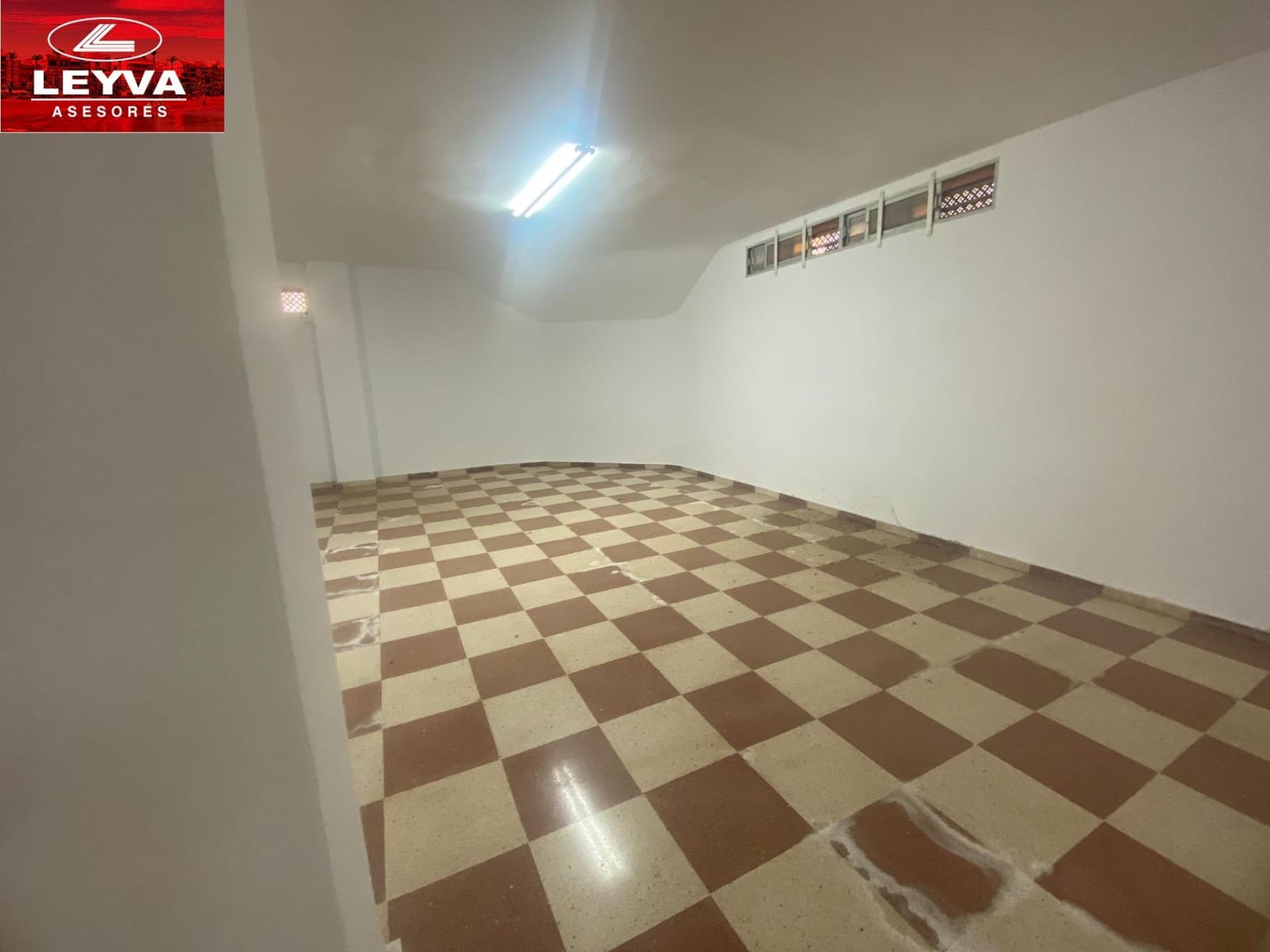 Commerciale in vendita in Puerto de Mazarron - 176.800 € (Rif: 9029850)