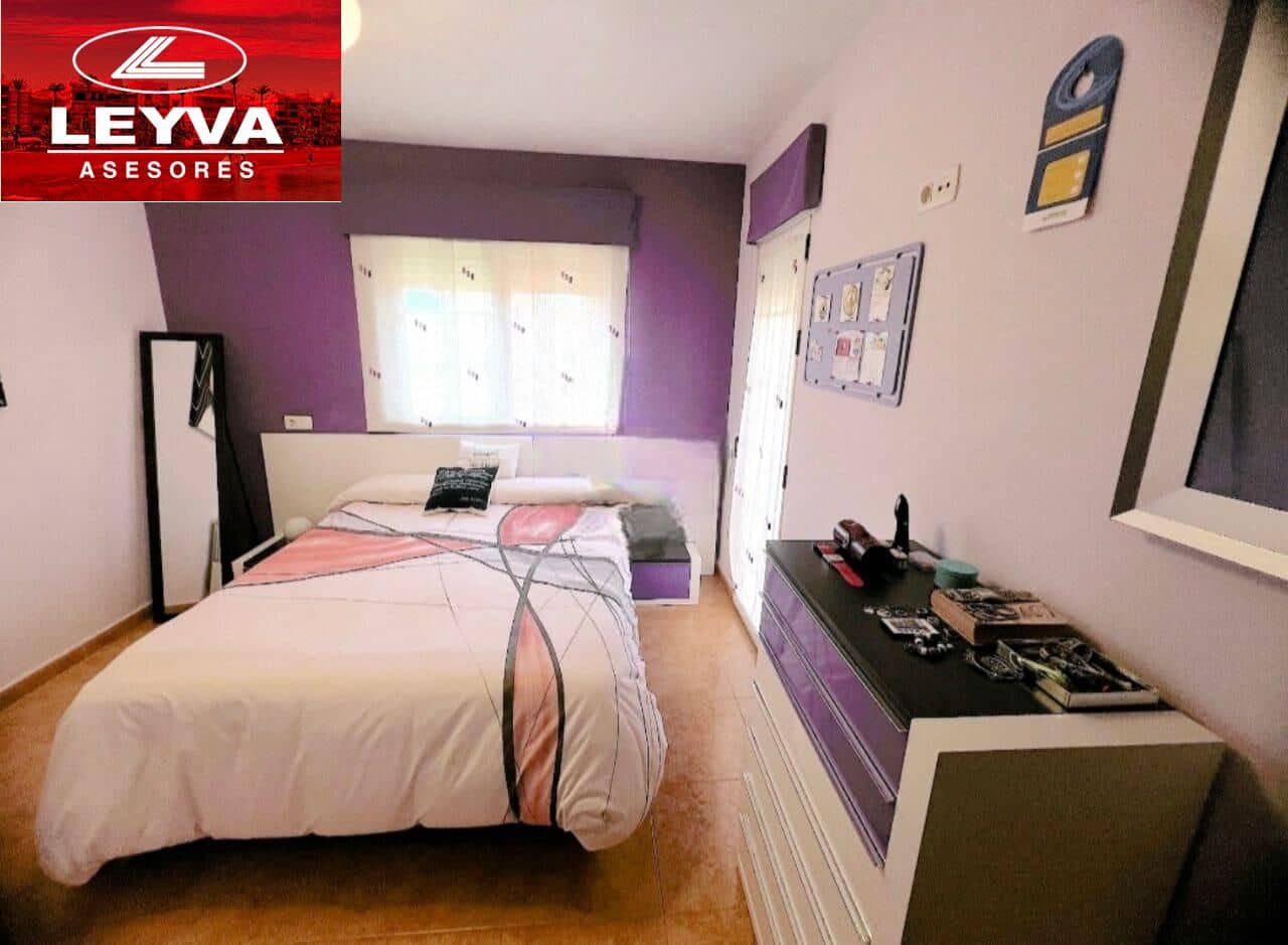 5 soveværelse Semi-Rækkehus til salg i Puerto de Mazarron med swimmingpool garage - € 299.000 (Ref: 9089678)