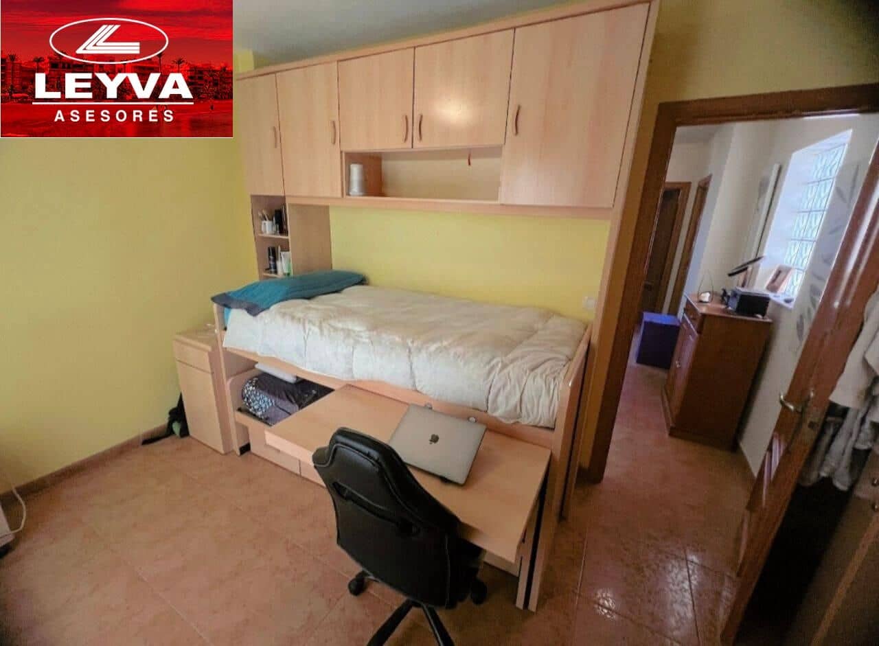 5 soveværelse Semi-Rækkehus til salg i Puerto de Mazarron med swimmingpool garage - € 299.000 (Ref: 9089678)