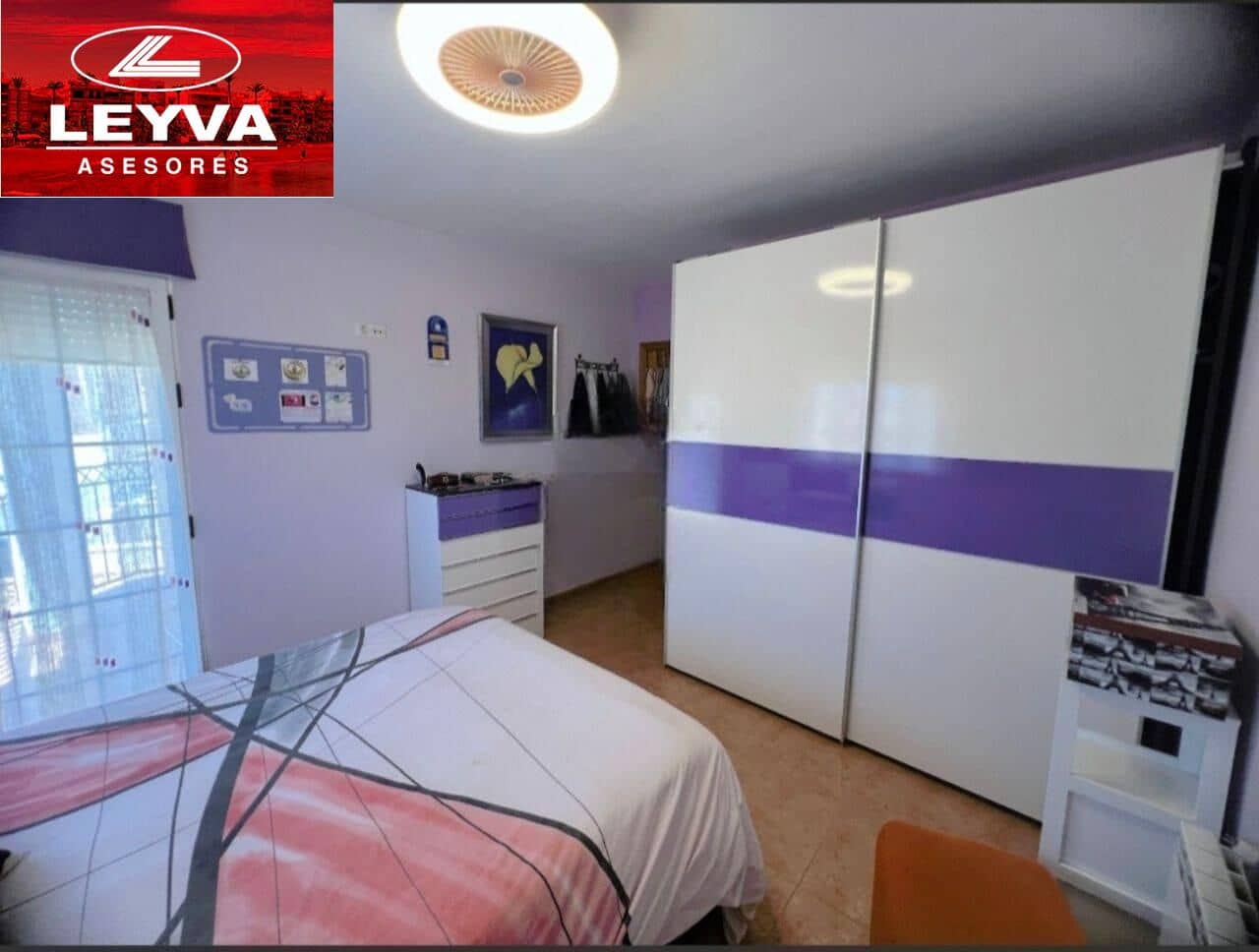 5 soveværelse Semi-Rækkehus til salg i Puerto de Mazarron med swimmingpool garage - € 299.000 (Ref: 9089678)