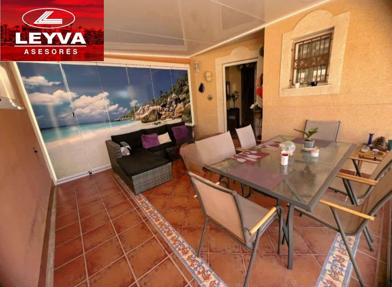 5 soveværelse Semi-Rækkehus til salg i Puerto de Mazarron med swimmingpool garage - € 299.000 (Ref: 9089678)