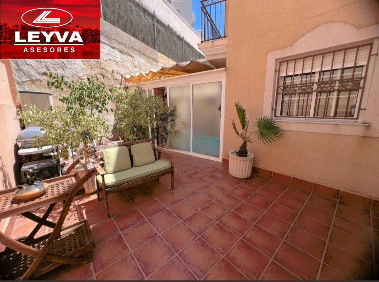 5 soveværelse Semi-Rækkehus til salg i Puerto de Mazarron med swimmingpool garage - € 299.000 (Ref: 9089678)