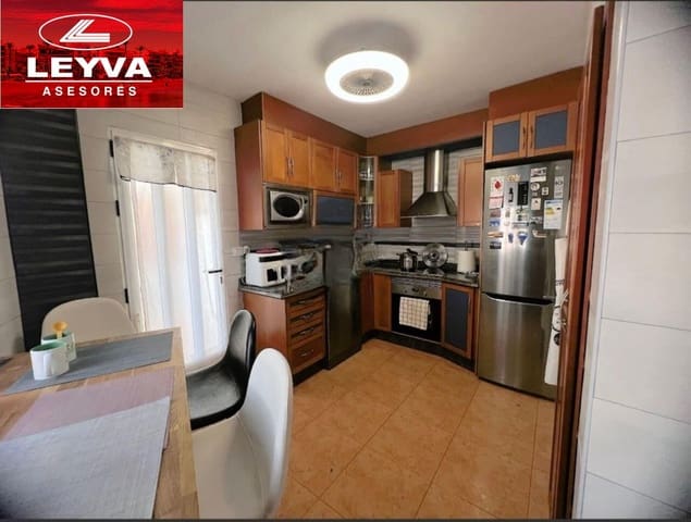 5 chambre Villa/Maison Semi-Mitoyenne à vendre à Puerto de Mazarron, Mazarrón avec piscine garage - 299 000 € (Ref: 9089678)