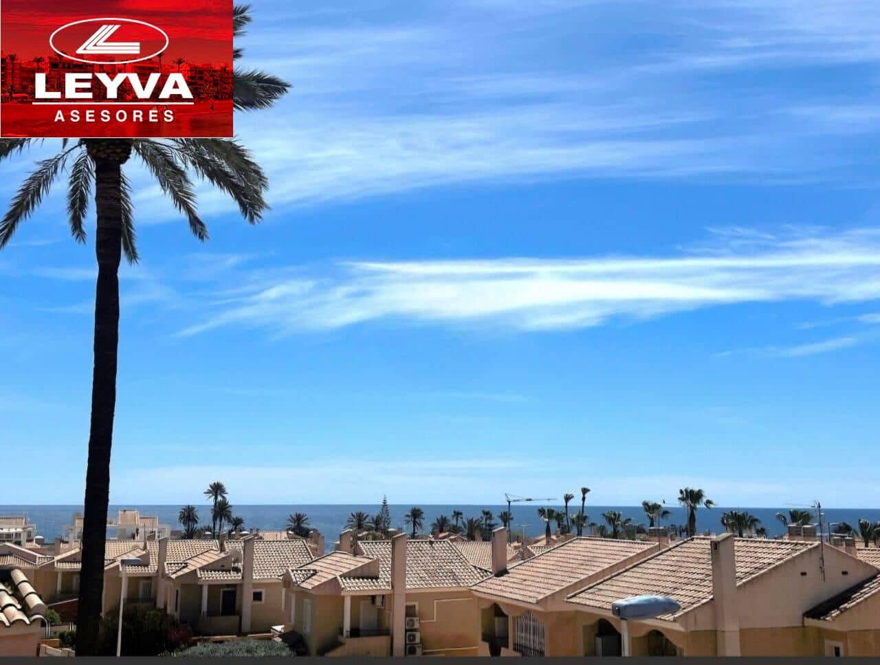 5 soveværelse Semi-Rækkehus til salg i Puerto de Mazarron med swimmingpool garage - € 299.000 (Ref: 9089678)