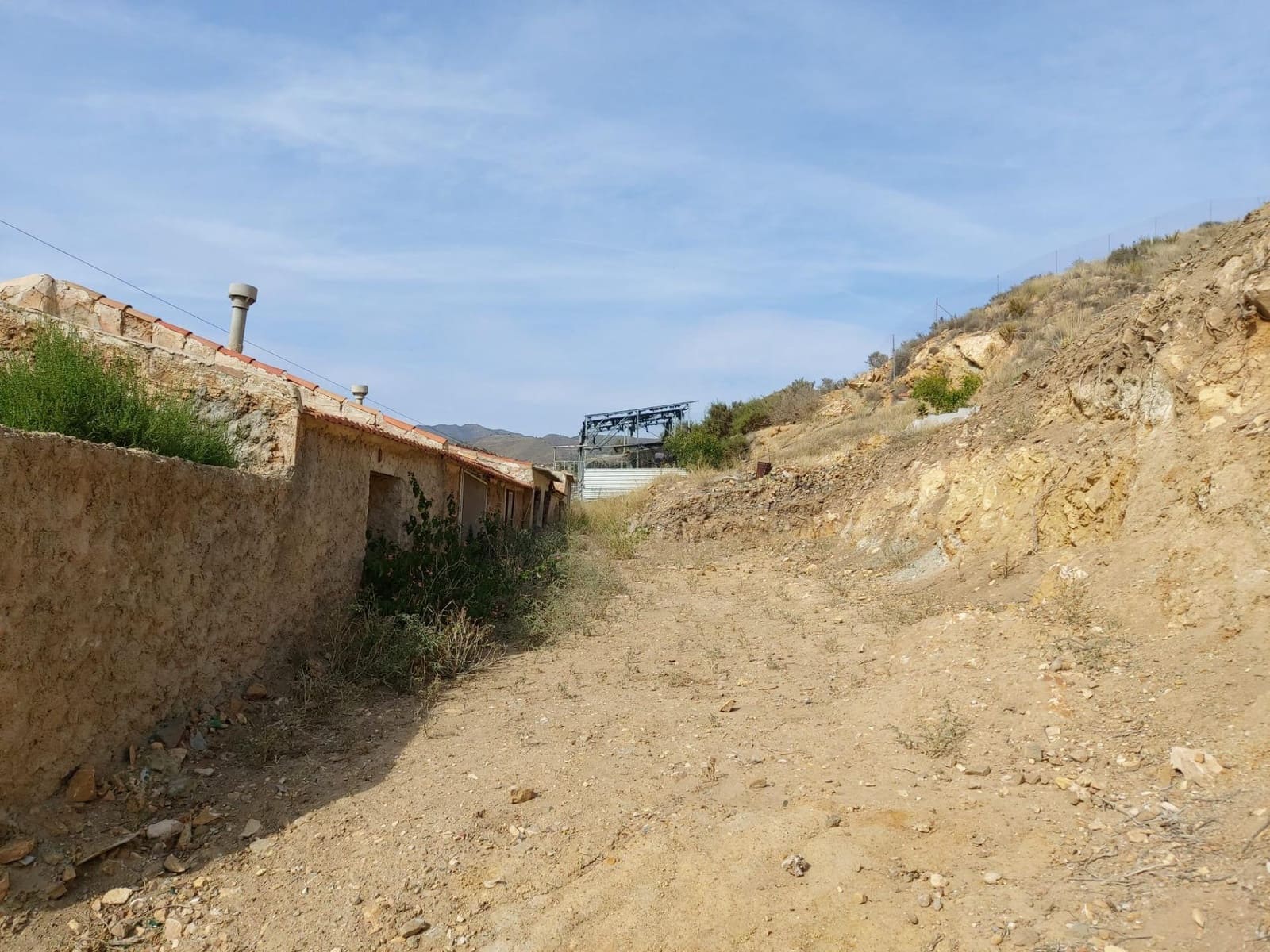 4 soveværelse Finca/Landehus til salg i Puerto de Mazarron med garage - € 80.000 (Ref: 9114028)