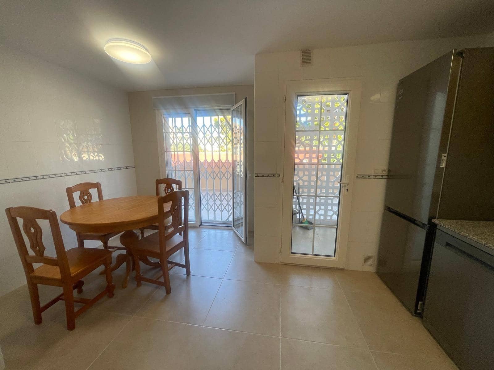 3 makuuhuone Huoneisto myytävänä paikassa Mazarron mukana 
autotalli - 370 000 € (Ref: 9228803)