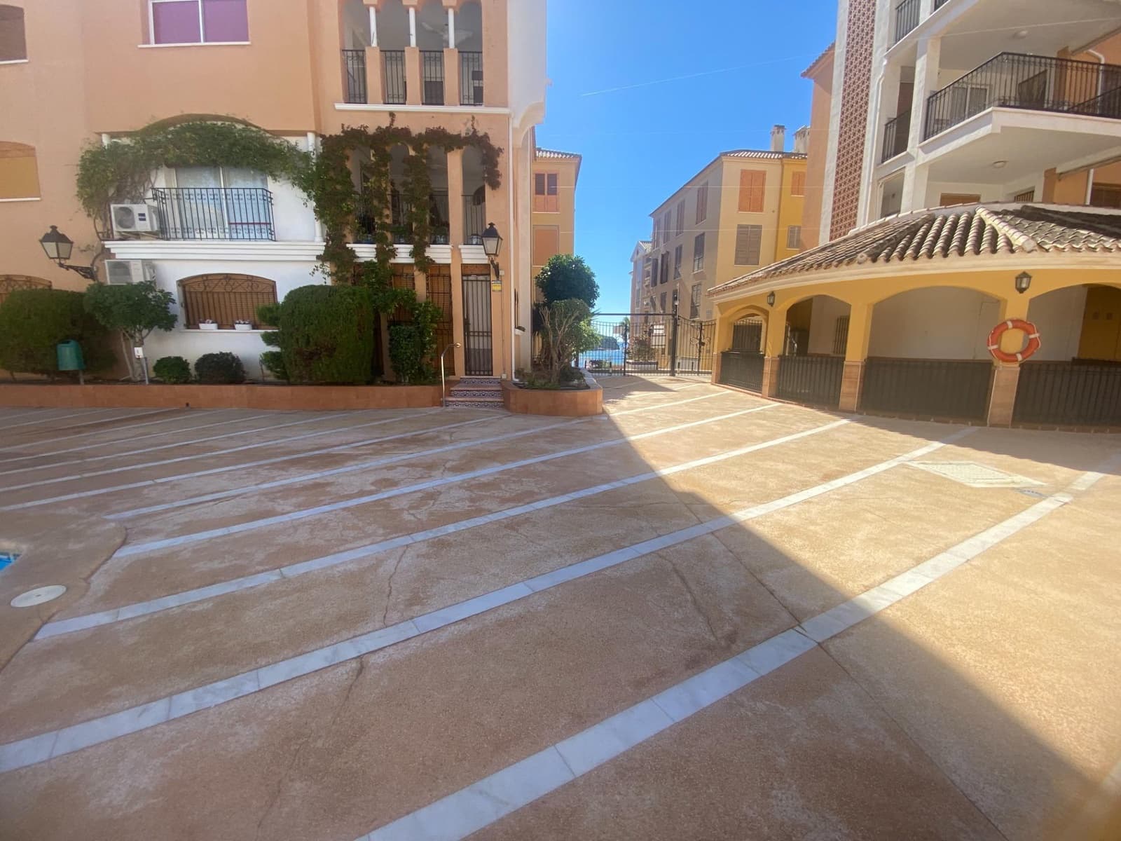 Studio til salg i Puerto de Mazarron med swimmingpool garage - € 104.000 (Ref: 9330568)