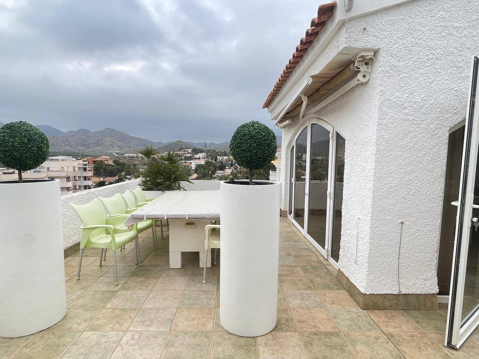 4 sovrum Villa till salu i Isla Plana med pool garage - 865 000 € (Ref: 9648053)